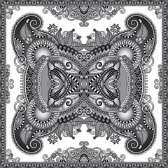 Gordijnen grey ornamental floral paisley bandanna © Kara-Kotsya