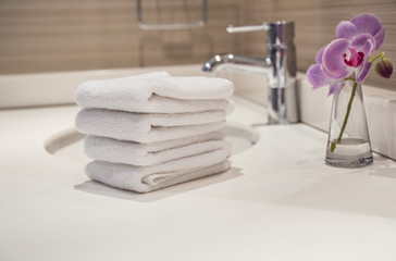 Obraz na płótnie Canvas towels in bathroom