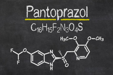 Schiefertafel mit der chemischen Formel von Pantoprazol
