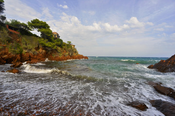 Crique à Agay  (83530 St Raphaël) , département du Var en région Provence-Alpes-Côte-d'Azur, France	