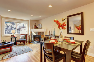 Served dining table with flowers