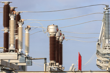 Insulation and switches in a power plant