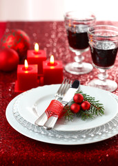 Weihnachtlich gedeckter Tisch