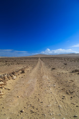 Weg in Wüste auf Fuerteventura