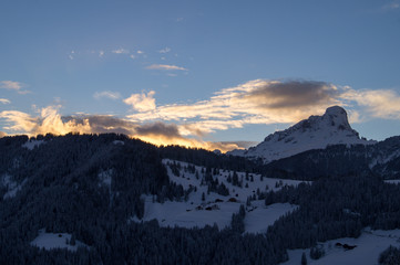 Fototapeta na wymiar Sonnenuntergang über Wengen La Val im Winter 2014