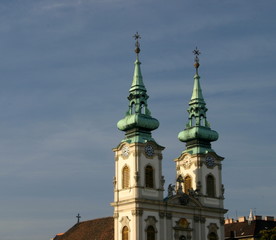 Fototapeta na wymiar Wieże Kościóła św Anny, Budapeszt