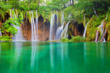 Naklejki  Piękne wodospady w Parku Narodowym Jezior Plitwickich