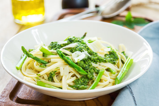 Fettuccine with Asparagus pesto