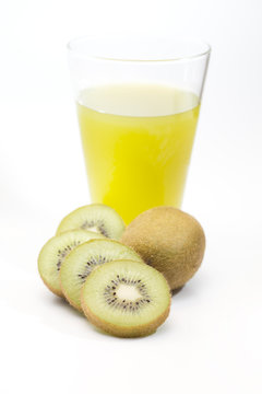 kiwi and kiwi juice