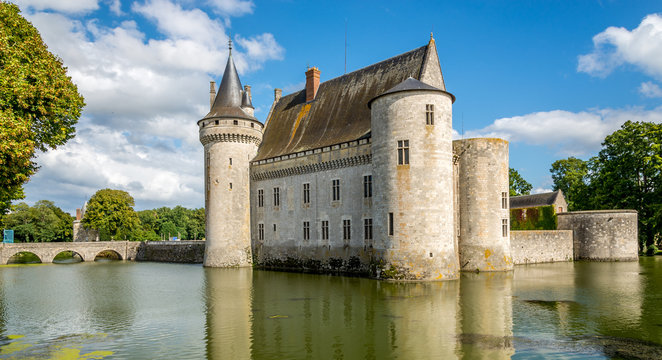Chateau of Sully sur Loire with bridge