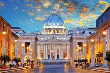 Fototapeta na wymiar St. Peter's Basilica in Rome by the Via della Conciliazione, Ro