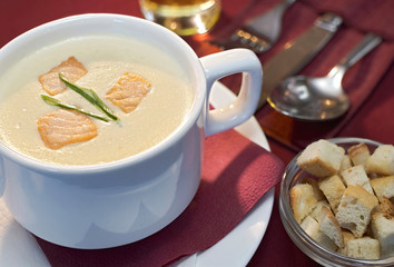 Cream soup with salmon