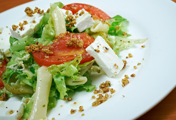 Italian salad with cheese