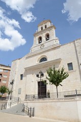 Fototapeta na wymiar Eglise à Burgos de type clocher-mur 