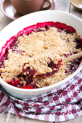Fruit crumble cake