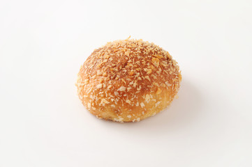 カレーパン 丸いパン クローズアップ 白背景