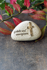 Stein mit Trauerspruch