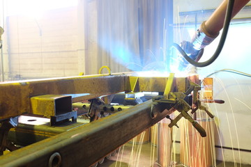 The image of a welding slave