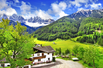 Fototapeta na wymiar Alpine scenery - Dolomites, Val di funes