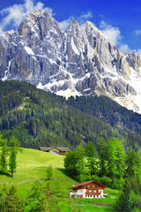 Fototapeta na wymiar breathtaking nature of Dolomites. Italian Alps