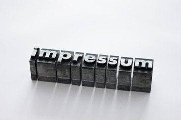 impressum als Bleibuchstaben