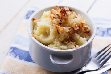 Mashed potatoes in bowl