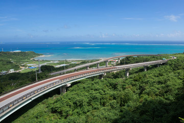 Fototapeta na wymiar 沖縄の風景・ニライカナイ橋