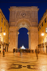Obraz premium Rua Augusta Arch at Night in Lisbon