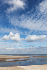 Chmury nad Morzem Bałtyckim. - 71428451
