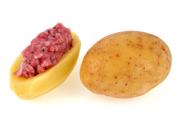 Préparation d'une pomme de terre farcie