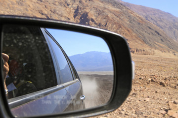 Obraz premium death valley dans le retroviseur