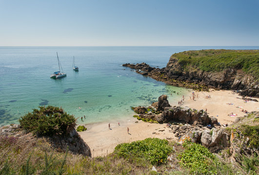 Paysage de la cote sauvage de l'ile d'Yeu et de sa magnifique plage des Soux