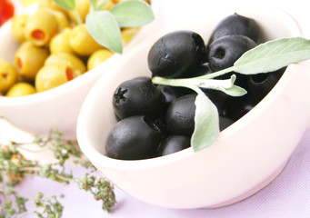 Schwarze Oliven