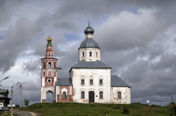Fototapeta na wymiar Church of Elijah Prophet at Ivanova grief. Suzdal, Russia