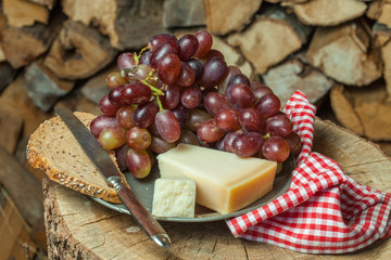 Käse und Trauben