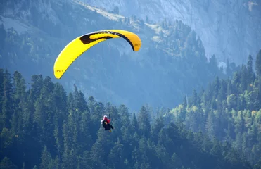 Afwasbaar Fotobehang Luchtsport paraglider