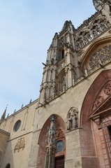 Fototapeta na wymiar Cathédrale Sainte-Marie de Burgos, jour de mariage 