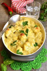 Cauliflower baked in bechamel.