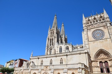 Fototapeta na wymiar cathédrale San Maria de Burgos