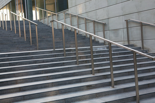 Nowoczesne betonowe schody