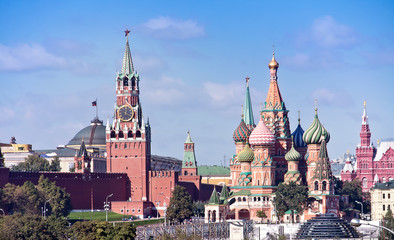 Obraz premium Temple of Vasiliy Beatific, Red Square and Kremlin