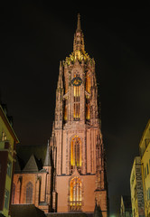 Obraz premium Kaiserdom in Frankfurt bei Nacht