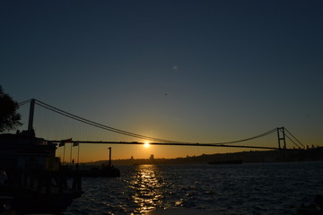 Fototapeta na wymiar Boğaz köprüsü