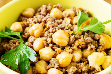 Chickpeas with meat