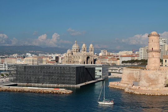 MuCEM et le Fort Saint-Jean depuis le Pharo