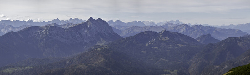 Fototapeta na wymiar alpenpanorama vom hinteren sonnwendjoch aus gesehen