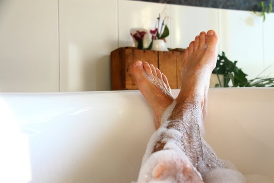 badewanne schaum fuesse III