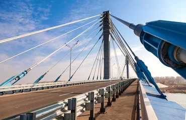 Türaufkleber Brücken Kirovsky-Kabelbrücke durch den Fluss Samara, Russland