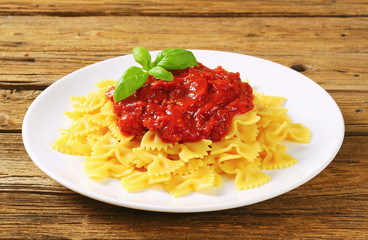 Pasta farfalle with tomato sauce