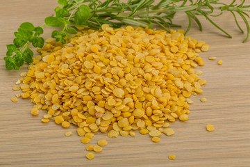 Raw yellow lentils